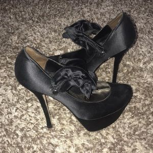 Platform heel with ruffled ankle strap